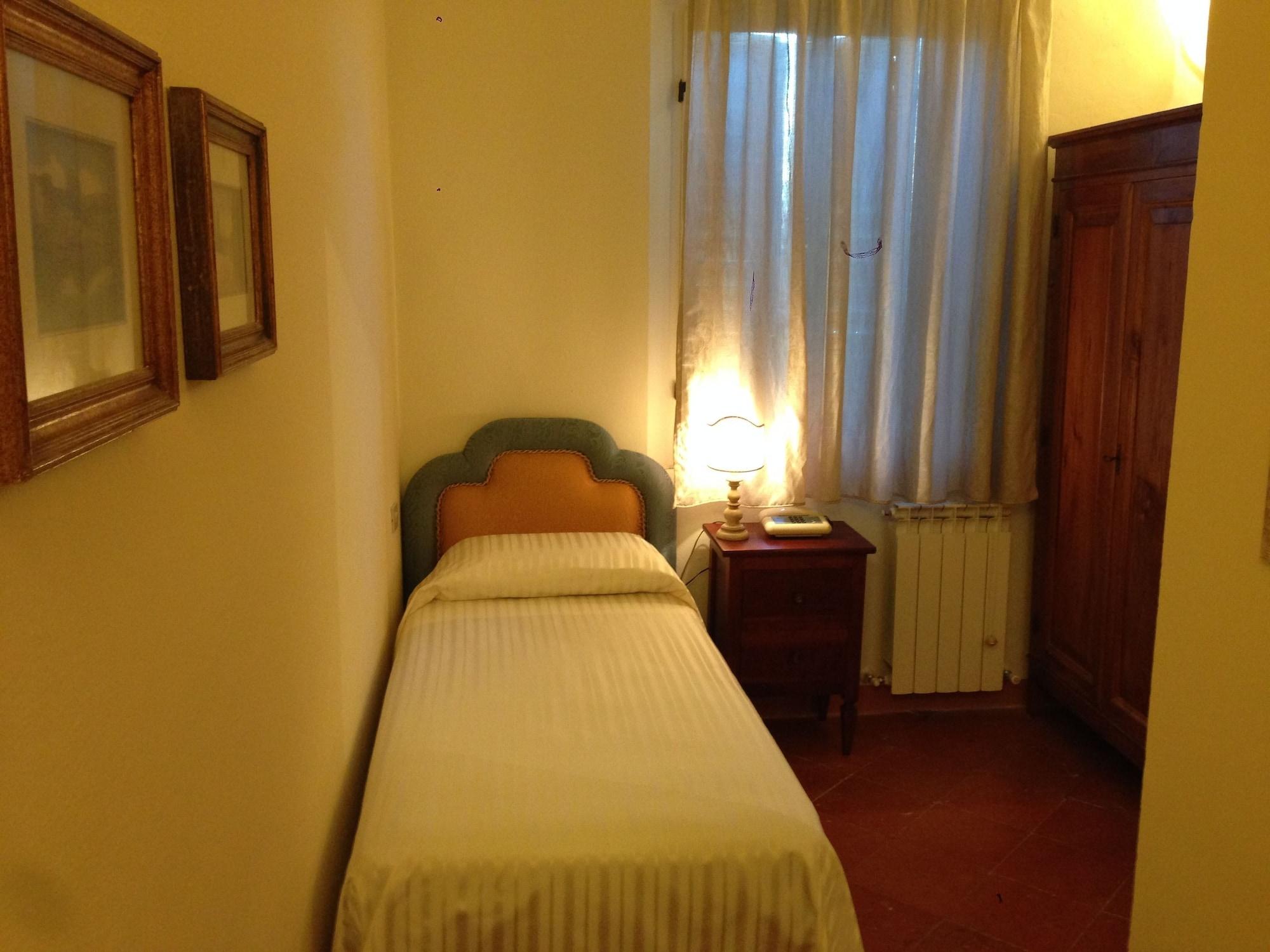 Palazzo Di Valli Siena